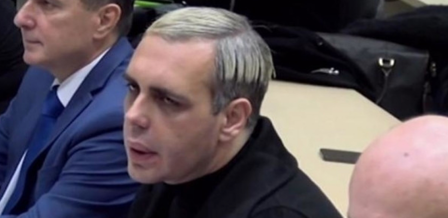 BOKI 13 BRUTALNO PRETUČEN U ZATVORU Trojica muškaraca nasrnula na njega, hitno prebačen u bolnicu