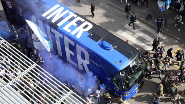 KRIZA POSLE TITULE Predsednik od Srbina traži da se odrekne plata, premije je već dao