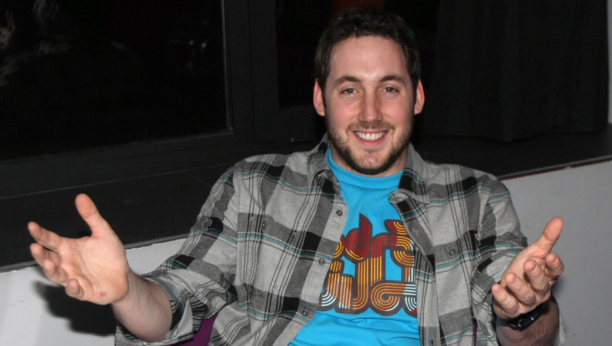 OVO SU NAJKRAĆI BRAKOVI NA ESTRADI Poznatog pevača supruga je optužila da je gej, a ovaj razvod je misterija već godinama unazad