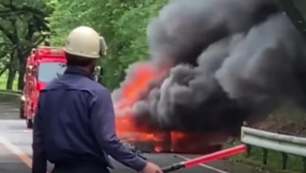 Kultni Ferari F40 je planuo u toku vožnje: Ovo je najtužnija slika koju ćete videti danas