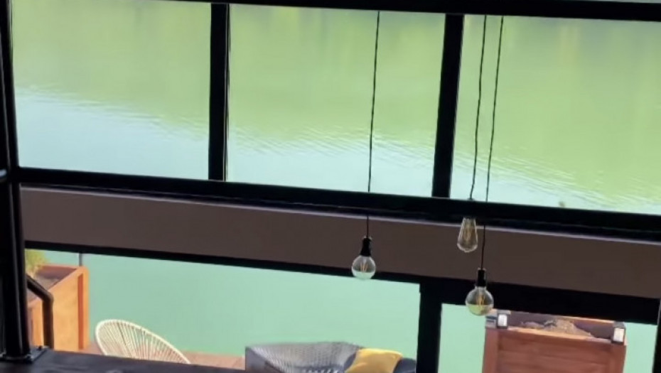Luksuzna kuća na jezeru u Bajinoj Bašti