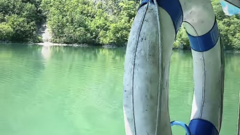 Luksuzna kuća na jezeru u Bajinoj Bašti