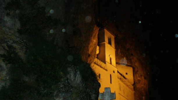 NA OSTROG SE IDE KAD SVETI VASILIJE POZOVE, A NE KAD VAM JE VOLJA:  Ono što se tamo dešava noću, pamti se do kraja života!