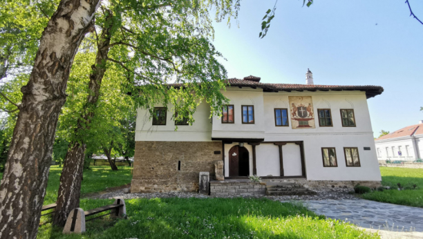 Otkriveno na kom mestu se čuva izvorni grb dinastije Obrenović (FOTO)