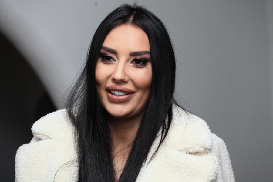 OVA ŽENA KAO DA NIKADA NIJE BILA TRUDNA Pojavio se snimak Kaće Grujić, ovako izgleda posle porođaja! (VIDEO)