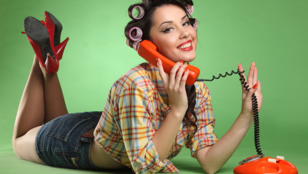 LJUBAV PREKO ŽICE: Sedam saveta za vrući telefonski se*s kojim ćete da izludite jedno drugo