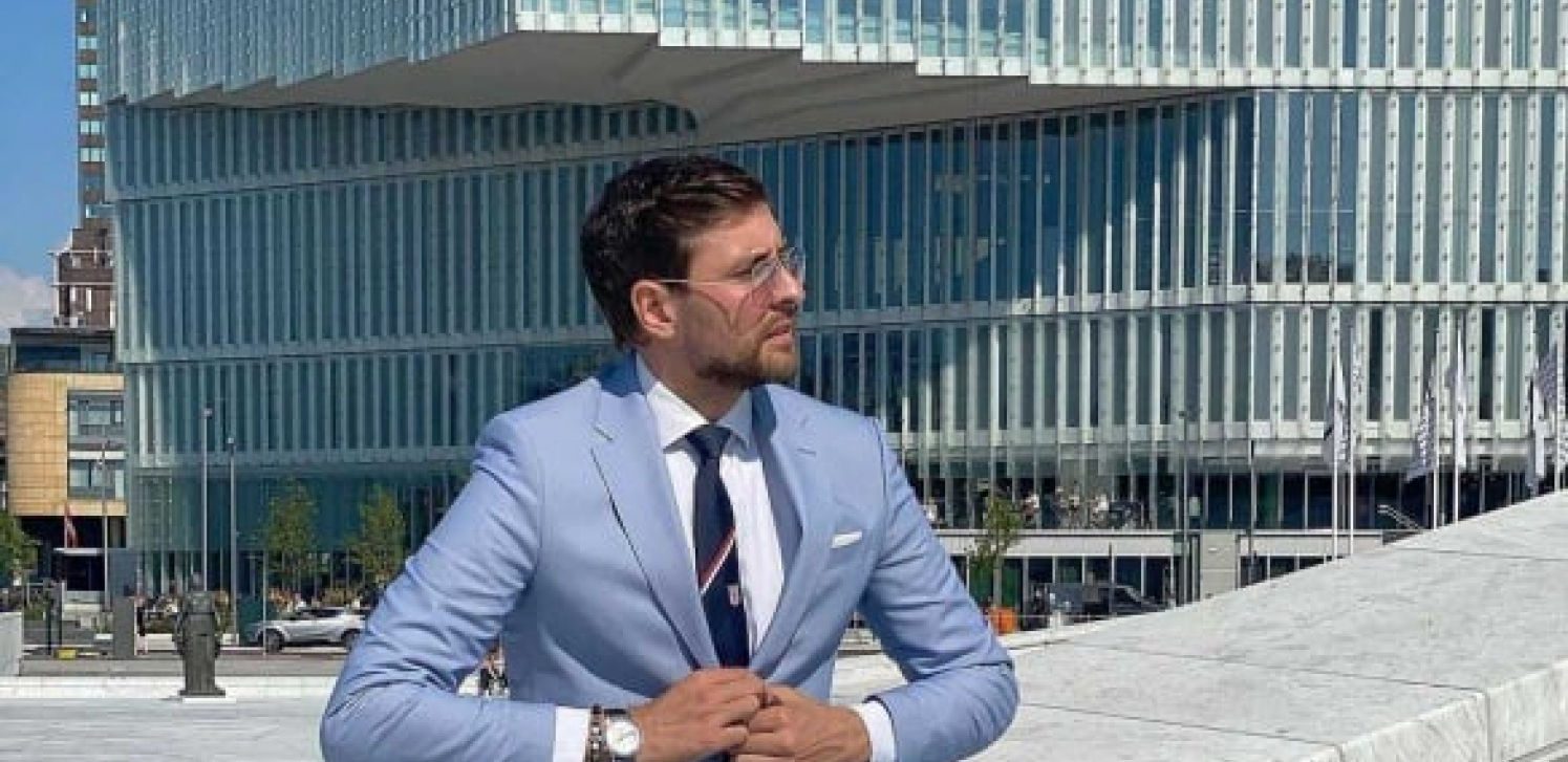 NOVI MINISTAR BEZ PORTFELJA JE OPASAN FRAJER Dame ga nazivaju sandžačkim draguljem!