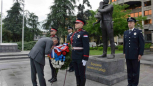 VULIN POLOŽIO VENAC NA SPOMEN-OBELEŽJE UBIJENIM POLICAJCIMA: Nijedan pali heroj koji je dao život za Srbiju neće biti zaboravljen