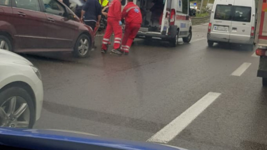Prevrnuo se autobus kod Bubanj potoka, ekipe Hitne pomoći na terenu, pogledajte slike užasa (FOTO)