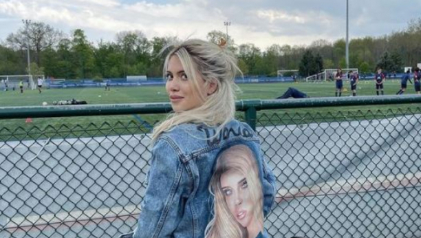 PREVARILA INSTAGRAM UZ POMOĆ ZVEZDE! Vatrena plavuša ponovo našla način da bude u centru pažnje! (FOTO)