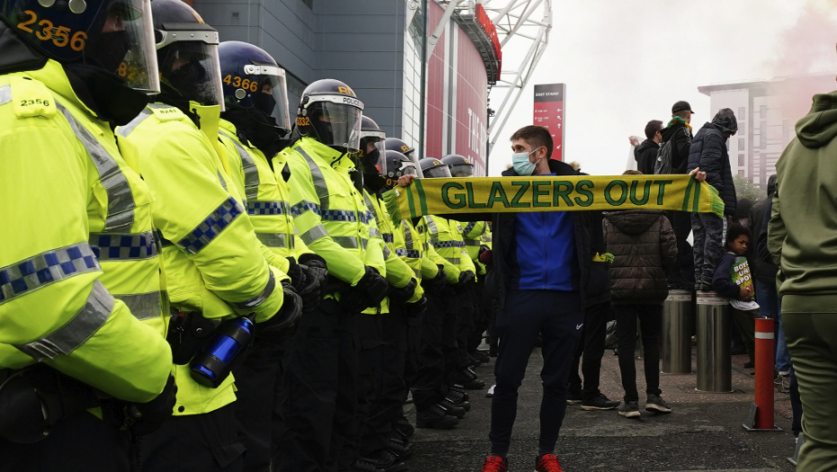 ANARHIJA NA ULICAMA! Pogledajte kako izgleda  haotična atmosfera u Mančesteru! (FOTO GALERIJA)