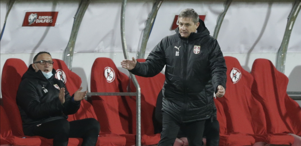 OVAKO PIKSI ZAVODI RED! Pogledajte kako Dragan Stojković drži lekcije našim fudbalerima (VIDEO)