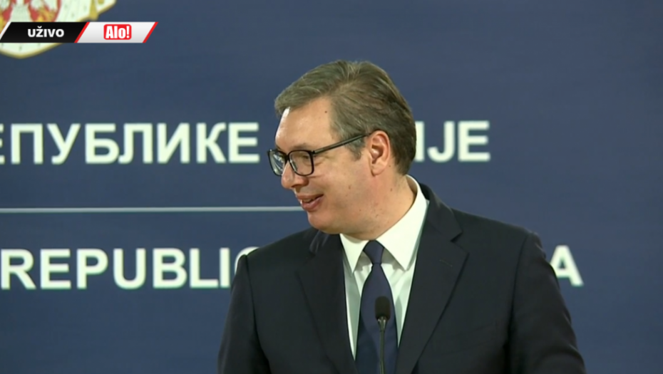 VUČIĆ SA PAHOROM U BEOGRADU: 
