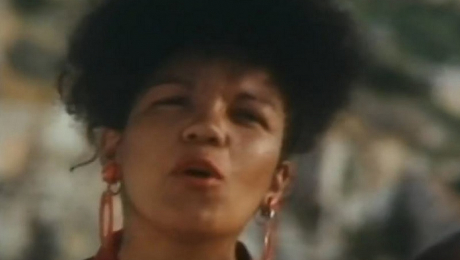 STRAVIČN KRAJ PEVAČICE KOJU JE SVET OBOŽAVAO: Bila je poznata po osmehu, a skončala je na JEZIV način