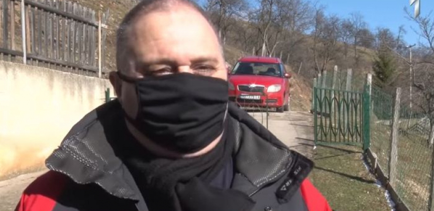 TAKSISTA DUŠAN JE "DRUG NA PET MINUTA" : Pritisnete dugme i on uradi posao koji ste zaboravili