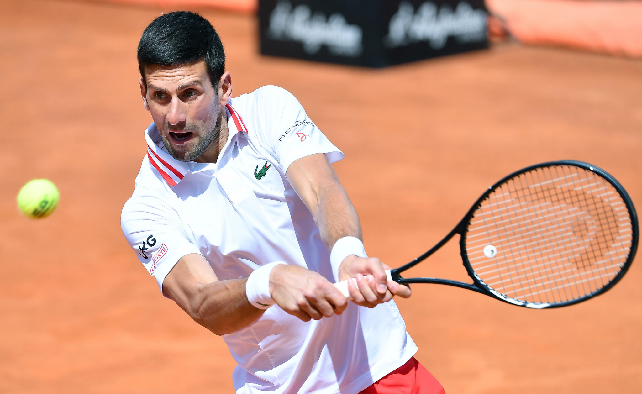 Nole posle više od tri sata u dvodnevnom meču pobedio Cicipasa, a večeras opet mora na teren