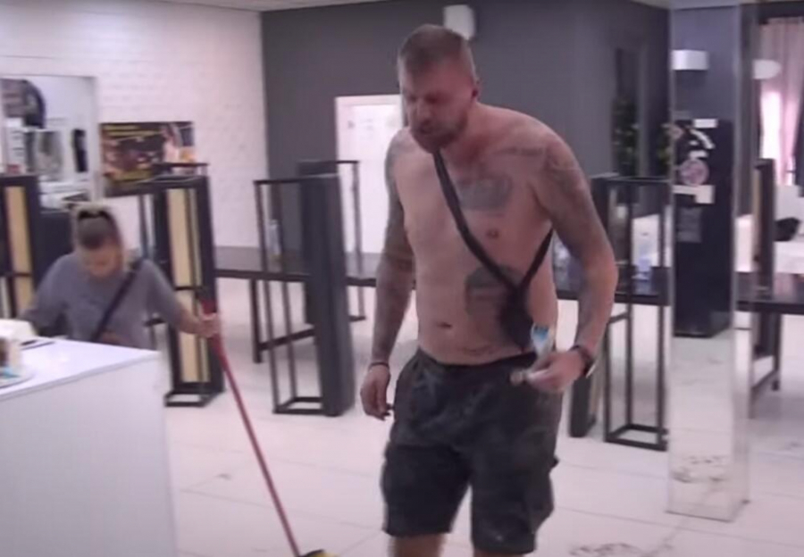 JANJUŠ SE ZAKLEO U ĆERKU DA JE ZAVRŠIO SA MAJOM: Nije mogao da se suzdrži vikao na sav glas, Marinkovićeva doživela slom živaca (FOTO)