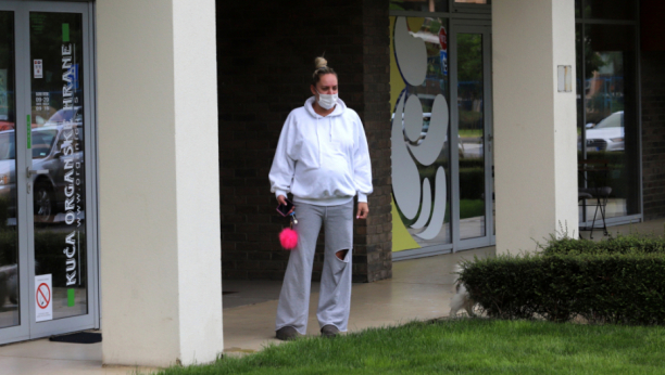 MOJA BEBA I DALJE NEĆE DA IZAĐE! Luna ušla u 40. nedelju trudnoće i sa nikad većim stomakom jedva diše (FOTO)