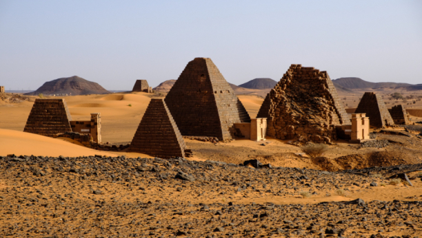 SUPARNIK EGIPTU: Nubijsko kraljevstvo Kuš bilo je sedište moći drevnog carstva, okićen visokim, vitkim piramidama koje ostavljaju bez daha (FOTO)