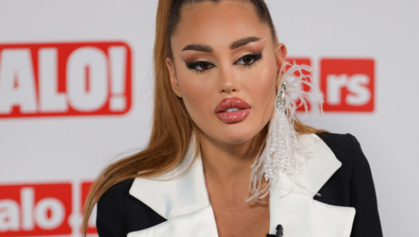 OVO ĆETE MORATI DVA PUTA DA POGLEDATE! Ana Korać postala voditeljka, starleta konačno progovorila o vađenju rebra i plastičnim operacijama! (VIDEO)