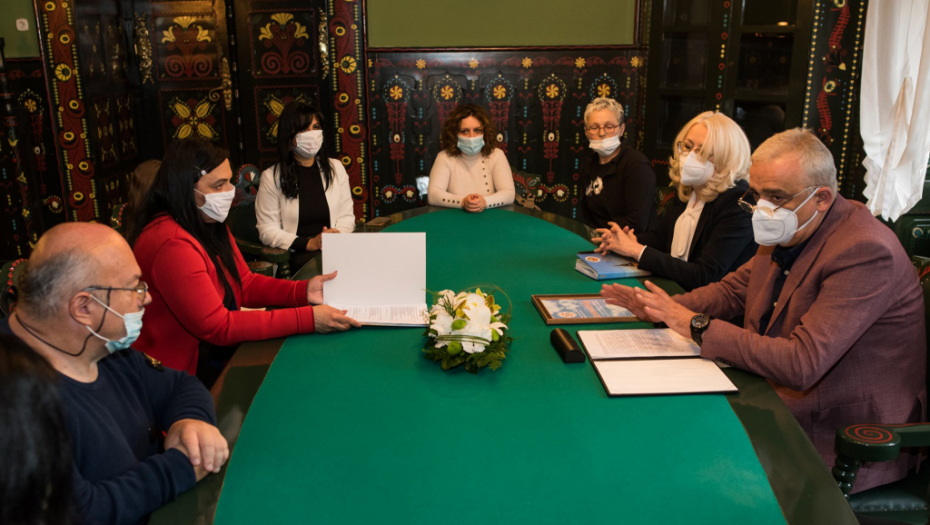 Gradonačelnik Subotice uručio pakete higijene predstavnicima Mreže organizacija za pružanje pomoći osobama sa invaliditetom