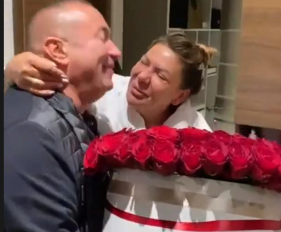 ĐANI MORA DA ZARADI ZA DVE SVADBE, A JEDNA JE U PARIZU Supruga popularnog folkera otkriva najnovije detalje iz njihovog života!