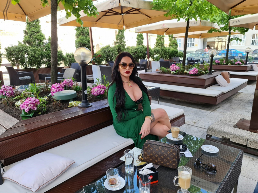 EVO KAKO IZGLEDA ĆERKA TRANSRODNE PEVAČICE Elektra Elit pokazala naslednicu!