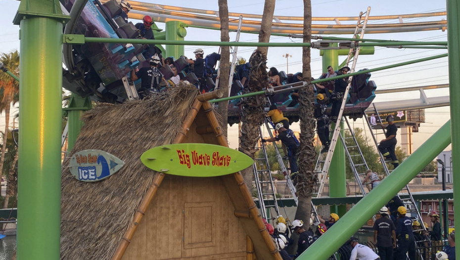 HOROR U LUNA PARKU Rolerkoster se zaglavio, 22 ljudi ostalo da visi naopačke, gledajući smrti u oči! (VIDEO)
