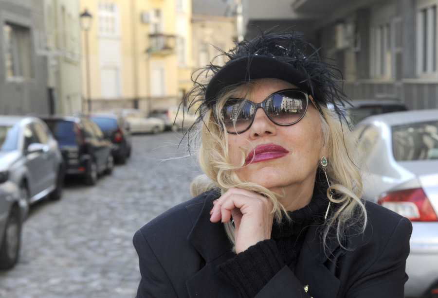 NE MOGU DA PLAĆAM RAČUNE! Nada Topčagić rasprodaje nekretnine po Srbiji i Crnoj Gori