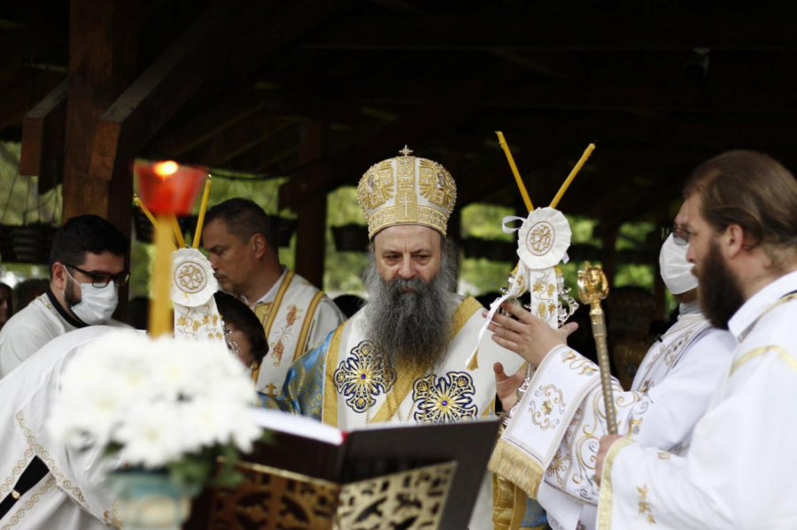 KRIVOKAPIĆ NAPUSTIO PATRIJARŠIJU POKUNJEN Patrijarh Porfirije odbranio čast Srpske pravoslavne crkve i srpskog naroda u Crnoj Gori!