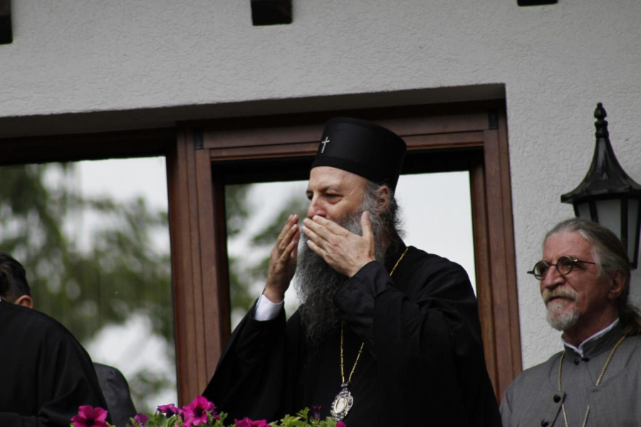 KRIVOKAPIĆ NAPUSTIO PATRIJARŠIJU POKUNJEN Patrijarh Porfirije odbranio čast Srpske pravoslavne crkve i srpskog naroda u Crnoj Gori!