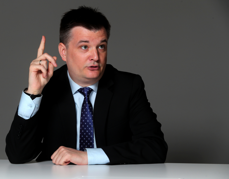 SPREMAN SAM ZA KAMENOVANJE Bećković se oglasio posle vređanja opozicionara nakon uručenja priznanja Vučiću