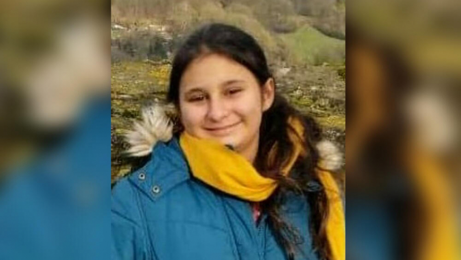 AKO JE VIDITE, ZOVITE POLICIJU Nestala Tomanija (15) iz Bogatića, sumnja se da se skriva sa mladićem!