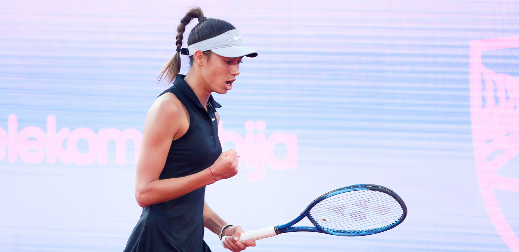 JEDNA TITULA JE VEĆ TU, A SAD U NAPAD NA DRUGU Olga Danilović i Kristina Mladenović bez borbe do trofeja u Lozani