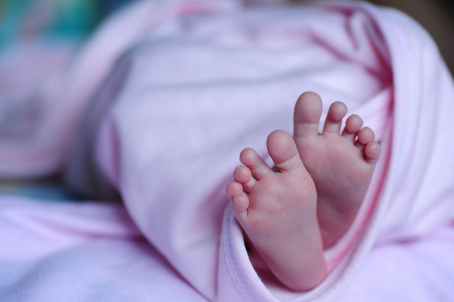 DRŽAVA POMAŽE MAME I BEBE Za prvo dete 5.000 evra, pomoć pri vantelesnoj oplodnji: Nove mere za podsticaj rađanja na snazi od septembra?