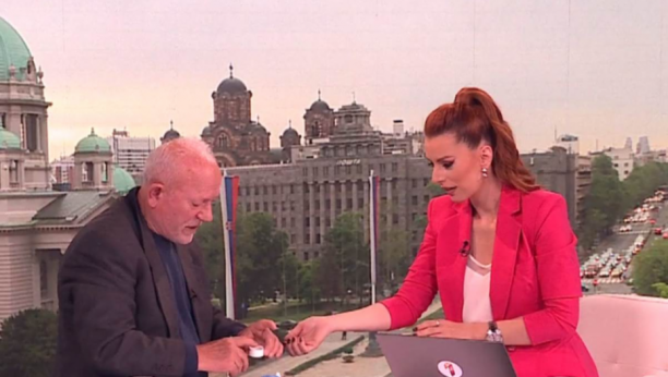 GOST NAMAZAO VODITELJKU "OTROVOM", PA UPITAO: Marijana da li vas pecka?