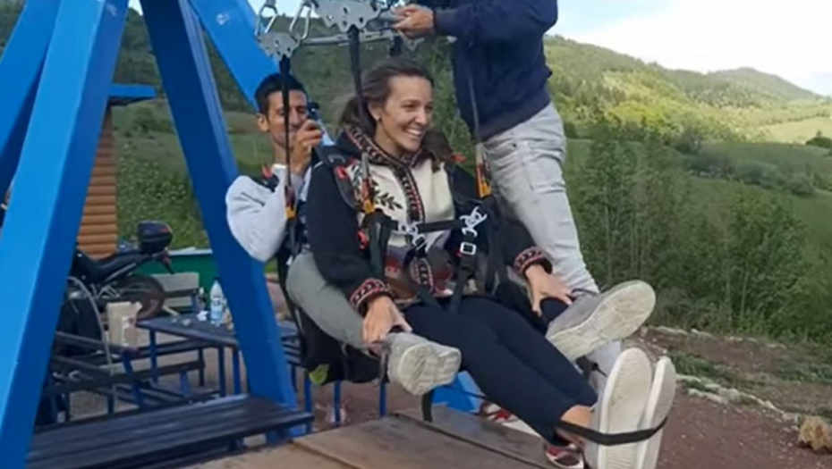 NOLE I JELENA UŽIVAJU NA ZLATIBORU! Đoković u ovom prelepom mestu "puni baterije" za Rolan Garos (VIDEO)