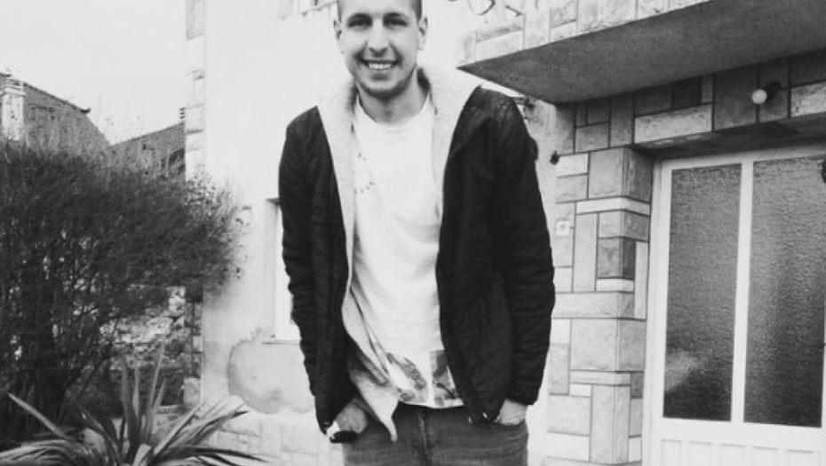 OTKRIVEN RAZLOG KOBNE SVAĐE: Osamnaestogodišnjak se kada je shvatio šta je uradio uhvatio za glavu