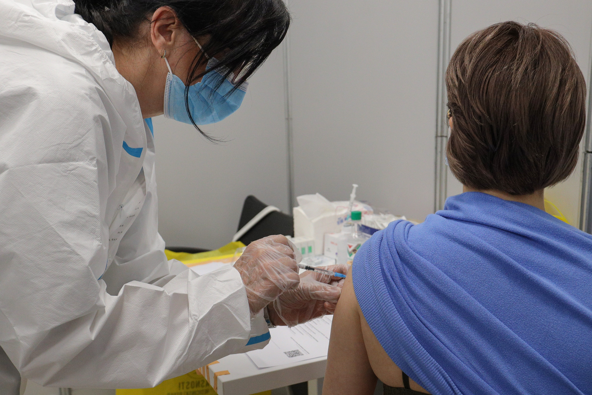 DR POPADIĆ ODGOVORIO NA GORUĆE PITANJE Evo koju treću dozu da izaberete ako ste primili dve doze kineske vakcine