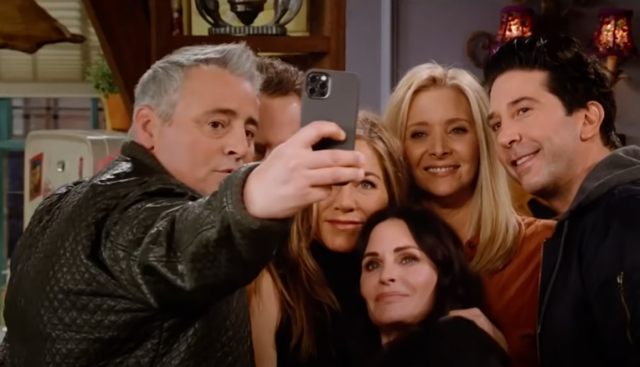 LEGENDARNA SERIJA SE VRAĆA NA MALE EKRANE! Ovako sada izgledaju svi glumci serije Prijatelji! (FOTO)