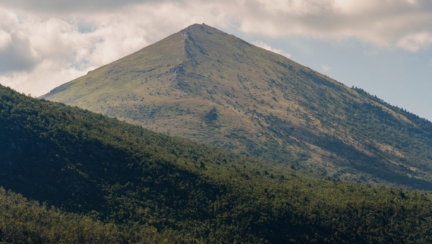 Mistična planina Rtanj: Da li je to piramida i da li je vanzemaljci obilaze? (VIDEO)