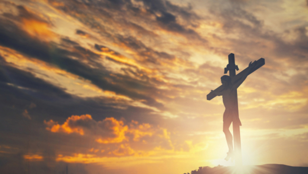 PRAVOSLAVNI SVET OBELEŽAVA VELIKI PETAK Danas se ne peva, a žene nikako ne smeju da urade ovo