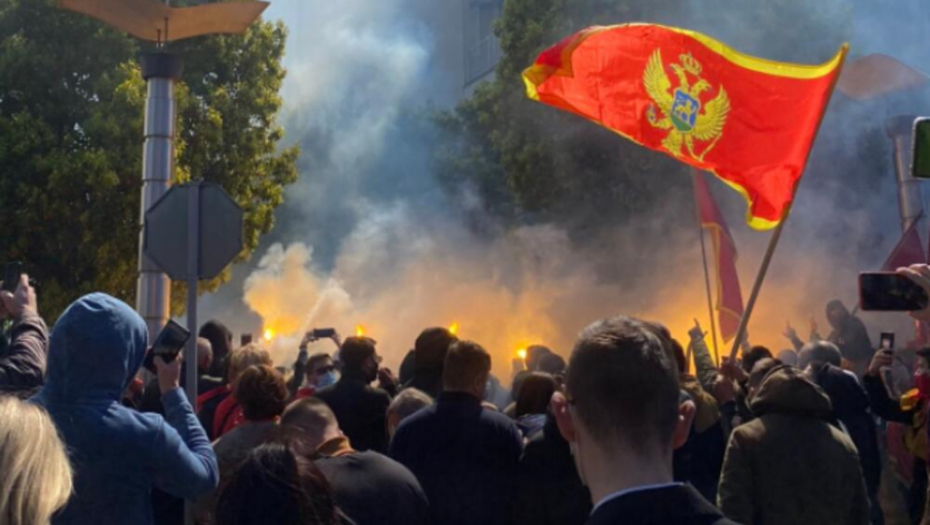 JEDVA SU ČEKALI! Zastava vijori u Podgorici, proslavlja se dan otcepljenja od Srbije