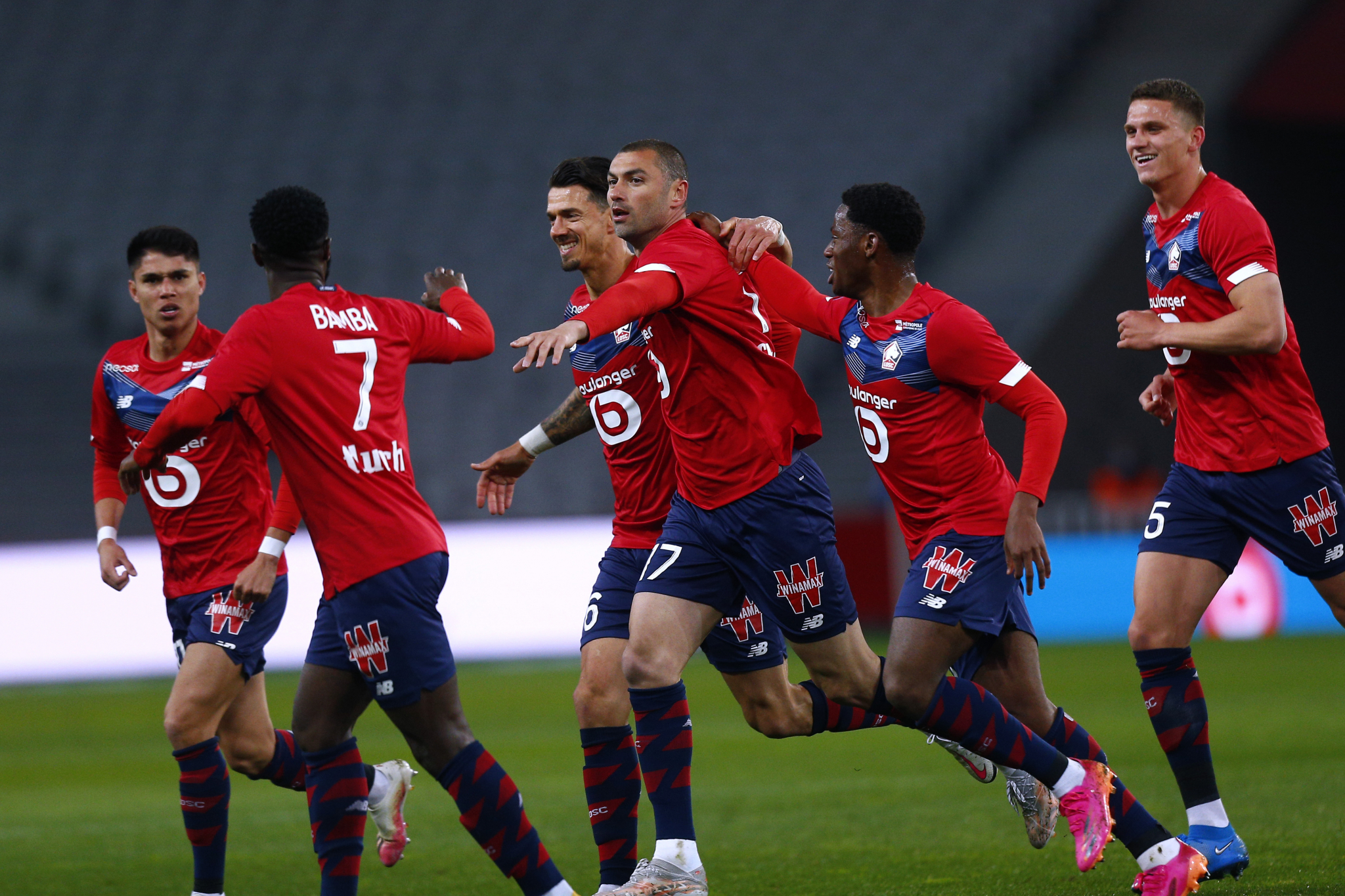 VIKEND ODLUKE! PRŠTAĆE ŠIROM EVROPE! Ko ispada, ko osvaja titulu, ko će u Ligu šampiona i gde su 