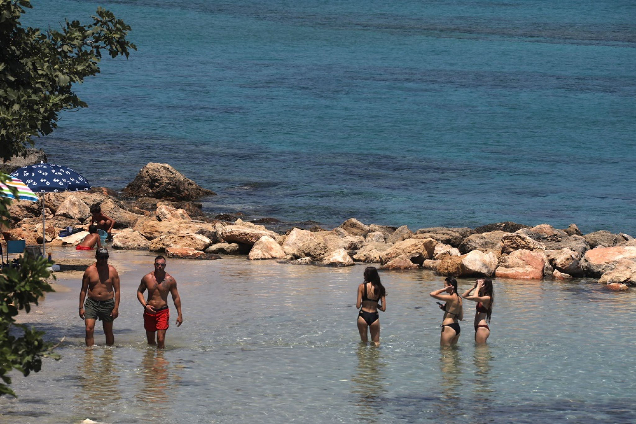 GRČKA IZ PRVE RUKE Srpski turisti uživaju u primorju kao nekad: Pripremite se za letovanje, ovo su cene osnovnih namirnica