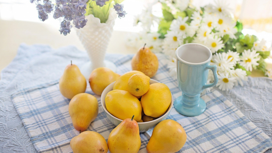 RASPOREDITE LIMUNOVE PO UGLOVIMA STANA Zvuči ludo, ali kod shvatite kako deluje, uradićete to odmah!