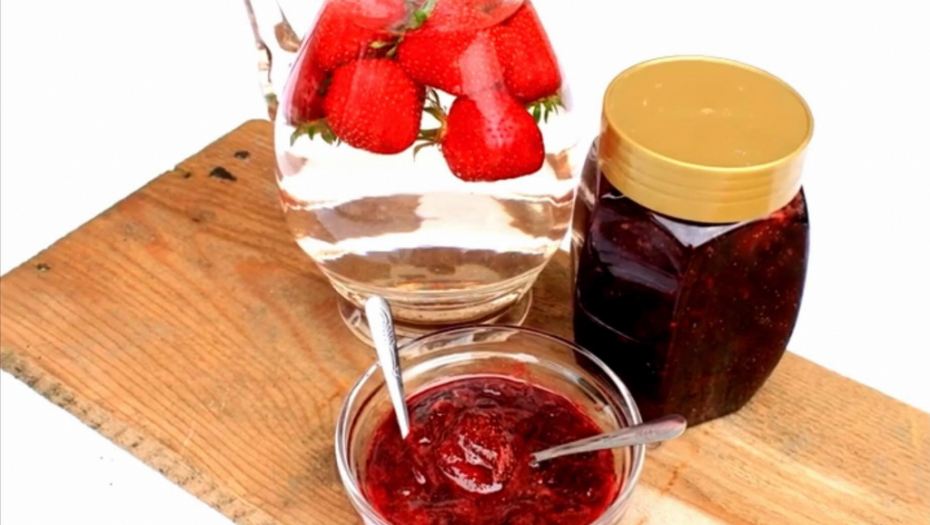 PO RECEPTU NAŠIH BAKA Veoma jednostavan džem od jagoda, prava harmonija ukusa!