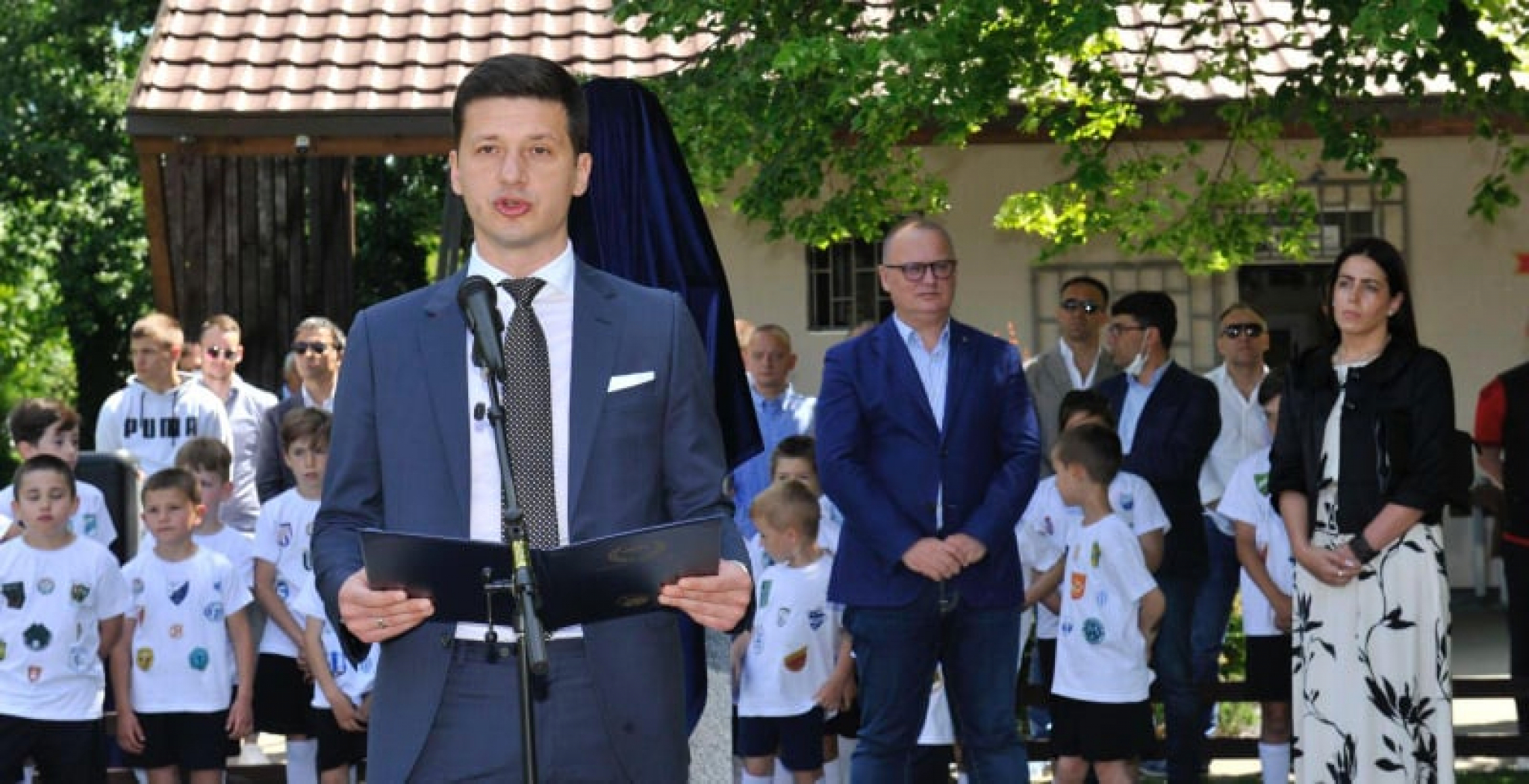 PRE 125 GODINA DONEO JE FUDBAL U SRBIJU! Hugo Buli dobio spomenik u Beogradu! (FOTO)
