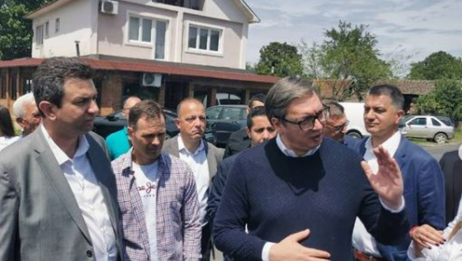 VUČIĆEV NENAJAVLJENI DOLAZAK Fotografije nije objavio predsednik! U pratnji ministara i Drobnjaka krenuo u kontrolu grada (FOTO)