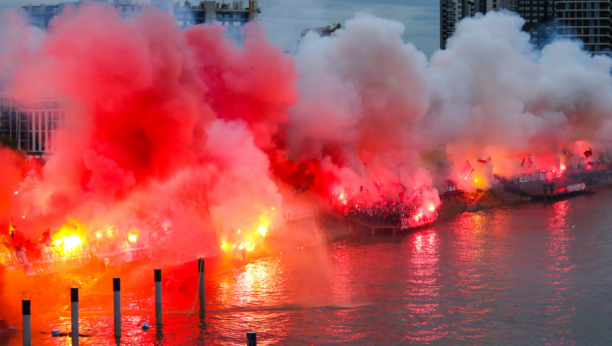 STIGLO PRVO POJAČANJE NA ,,MARAKANU"! "Delije" u transu, štoper se već obukao u crveno-belo! (FOTO)